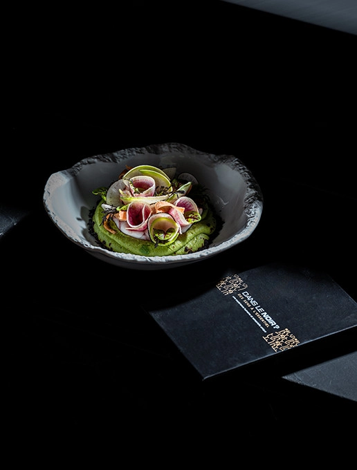 Christmas dish served at Dans le Noir ? and a gift box