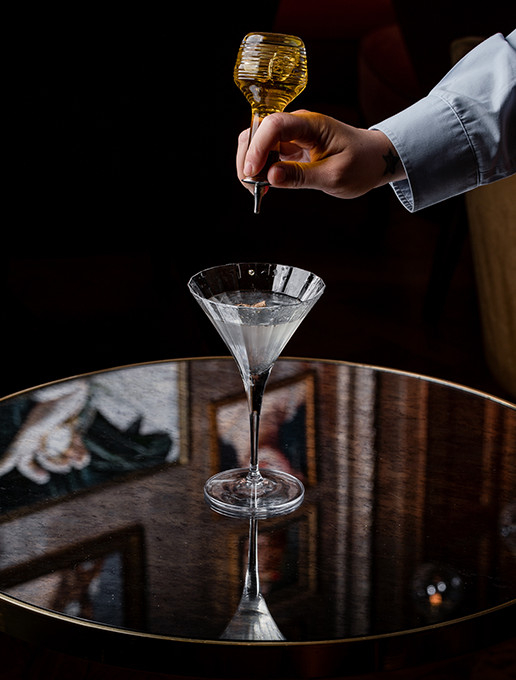 Un cocktail surprenant servi pour la fête des pères au restaurant Dans le Noir ?